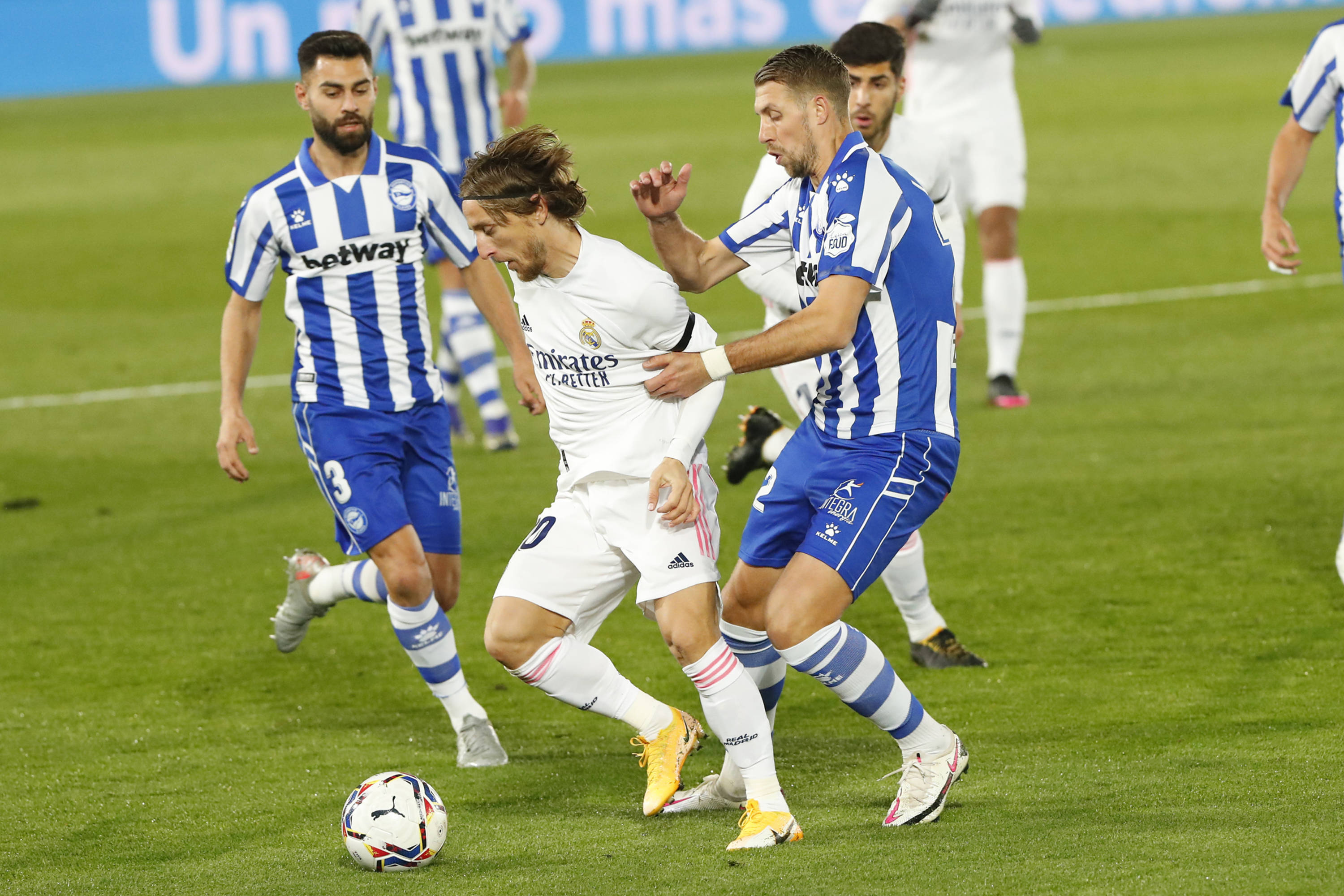 马赛横扫美国,莫德里奇刷新纪录 马赛横扫美国,莫德里奇刷新纪录