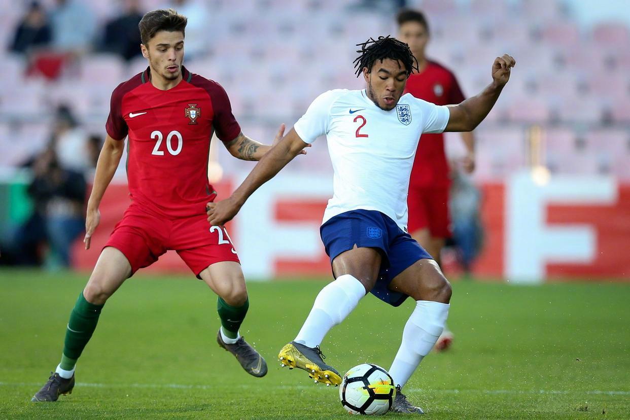 英格兰队完胜韩国队,梁靖崑点燃赛场 英格兰队完胜韩国队,梁靖崑点燃赛场