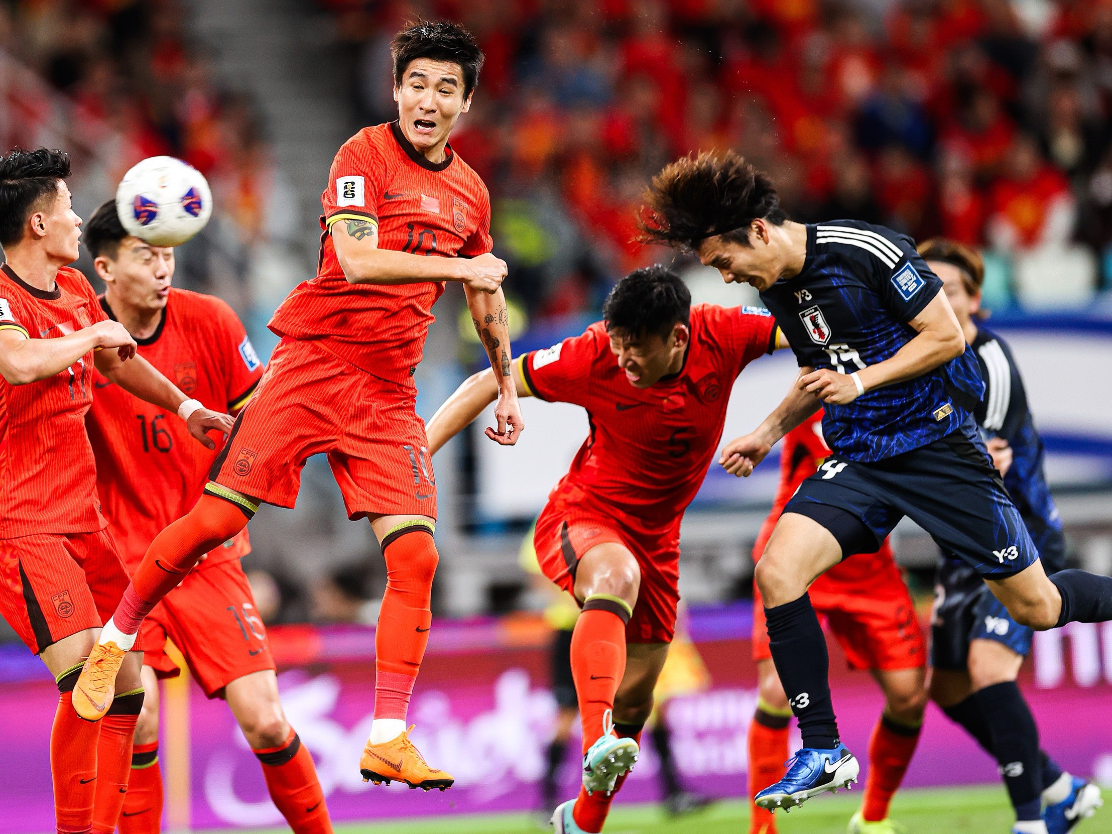 开云体育入口-中国足球队再次获得胜利，晋级半决赛