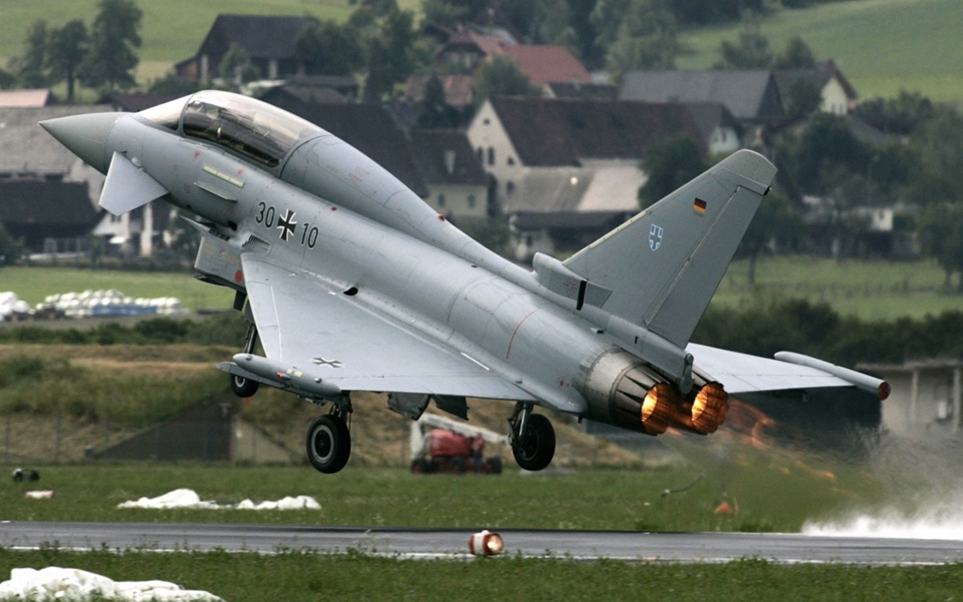 赖斯终场绝杀引爆全场,佛罗伦萨逆境争冠战气走马赛