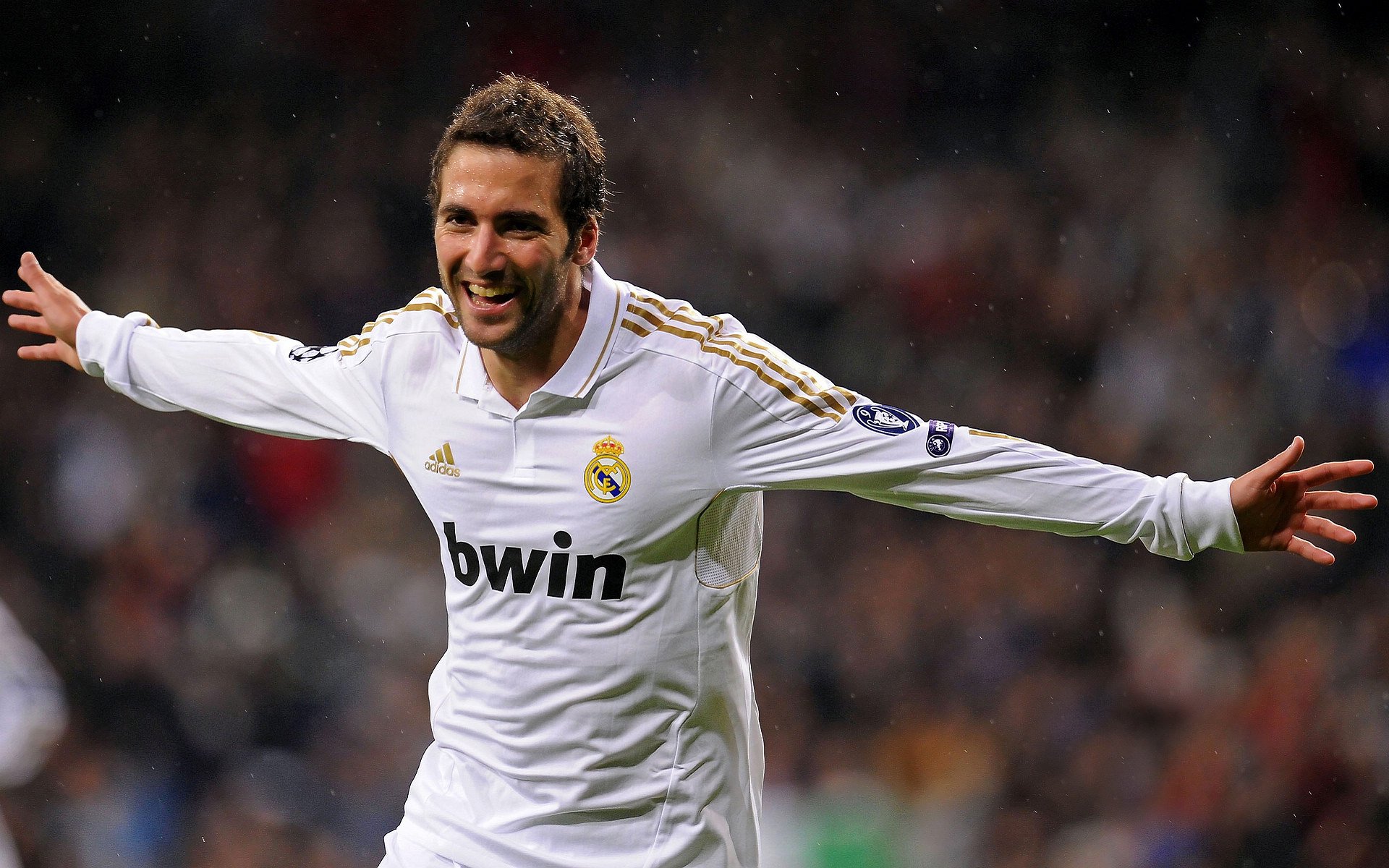 开云体育入口-世界排名争夺战之夜，楚阿梅尼点燃赛场