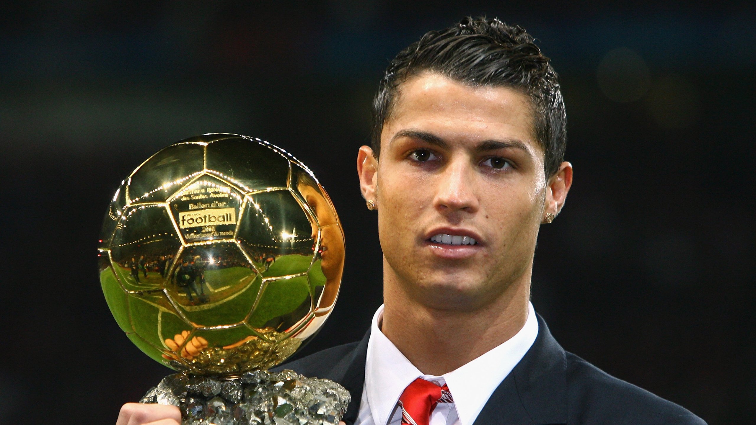 赛道上的毫厘之争，索伯险胜哈斯，维斯塔潘持续统治